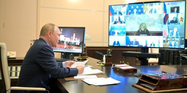 Путин поддержал идею о нерабочих днях с 30 октября по 7 ноября включительно